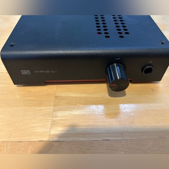 **EXCELLENT CONDITION!** Schiit Magni 3 Heresy Headphone Amp & OEM Power Cable - Picture 3 of 6